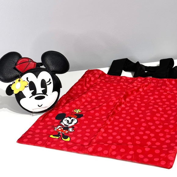 Minnie Mouse Pass Holder Shanghai Disney Exclusive With Reusable Tote. - Picture 6 of 7